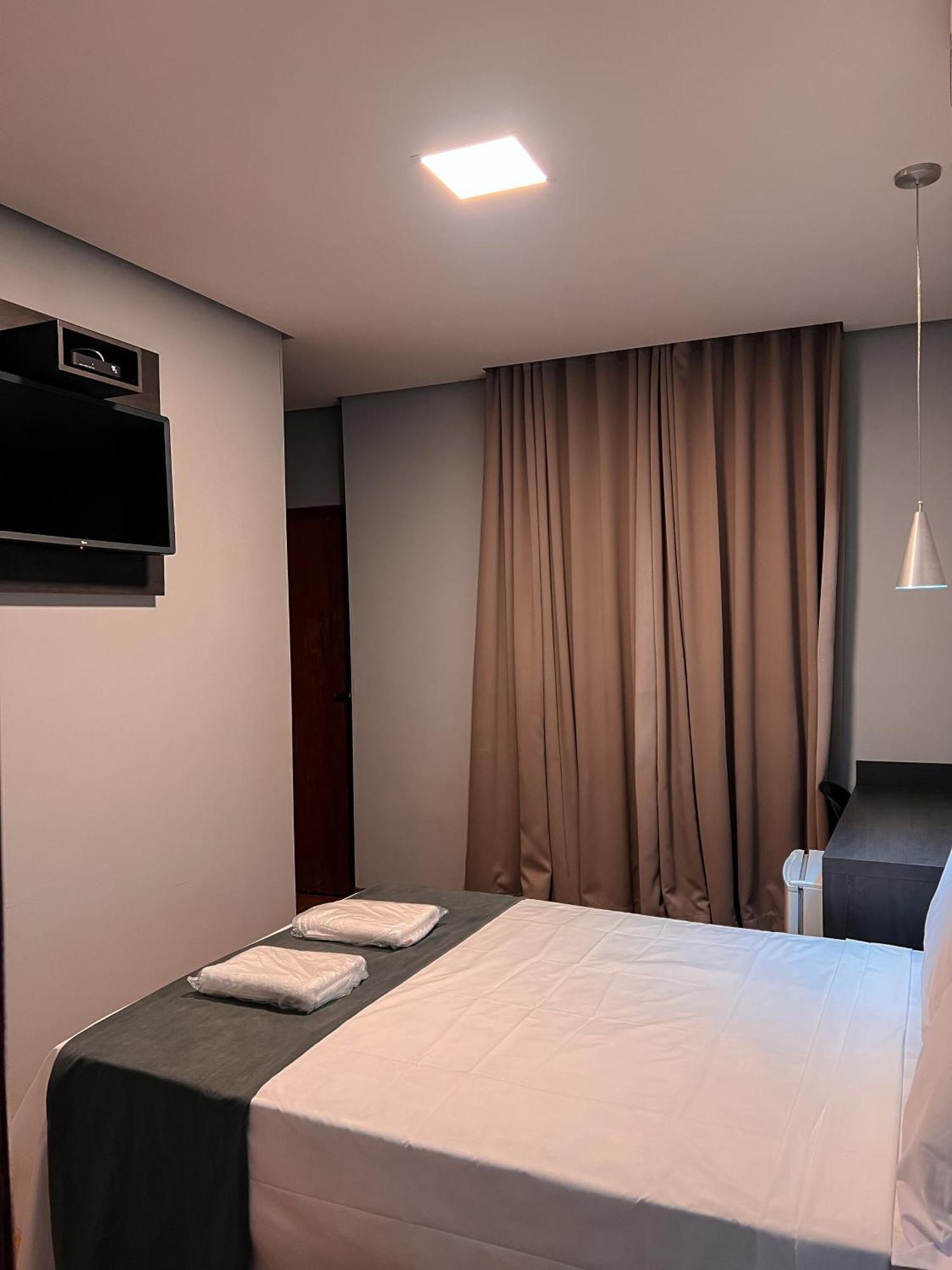 Hotel Cerrado Montes Claros Exterior photo